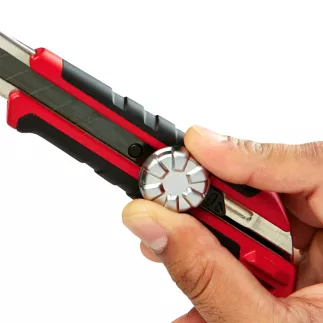 Cutter à lame sécable en métal de précision pour plaquiste, BTP et chantier 18 mm - MILWAUKEE